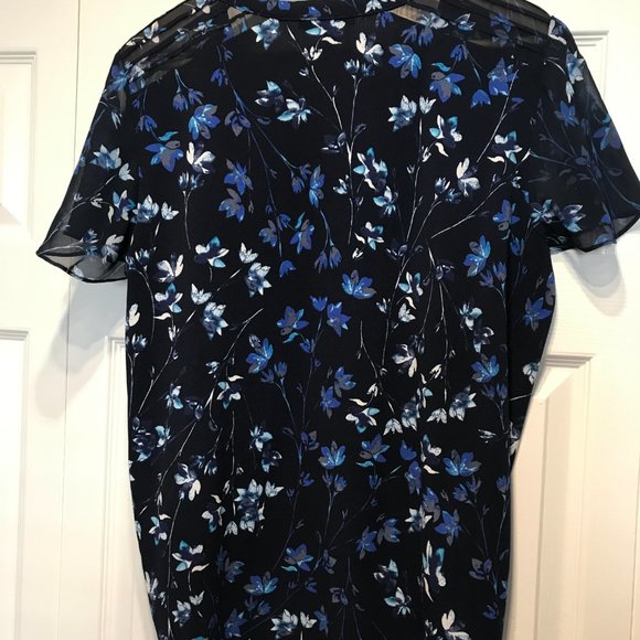 Roz & Ali Blue Flower top - Picture 2 of 5